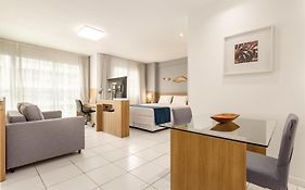 Verano Stay Flat com cozinha, garagem e wi-fi 400 MB Barra Olímpica